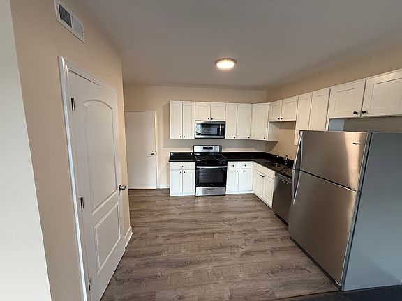 4th image of 115 Main St #24