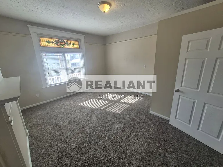 132 Evergreen Ave #1 — Photo 3