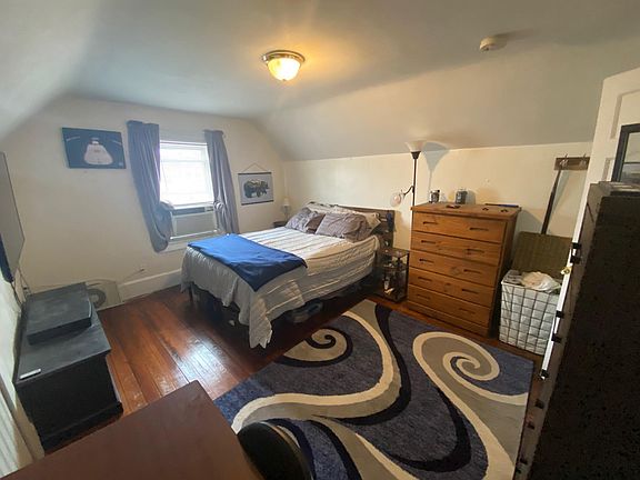 2nd image of 33 Antwerp St #2