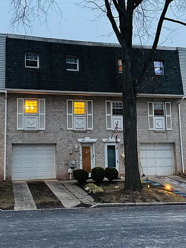 1267 Village Ln Photo 1