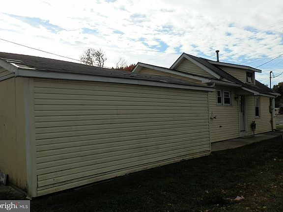 5th image of 80 Highland Ave