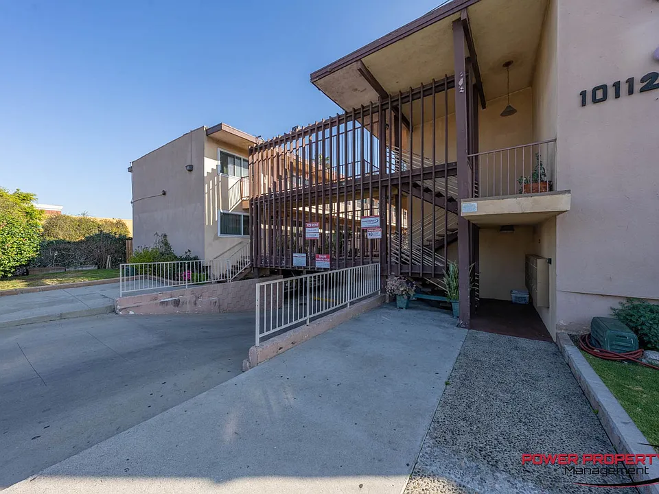 10112 Felton Ave