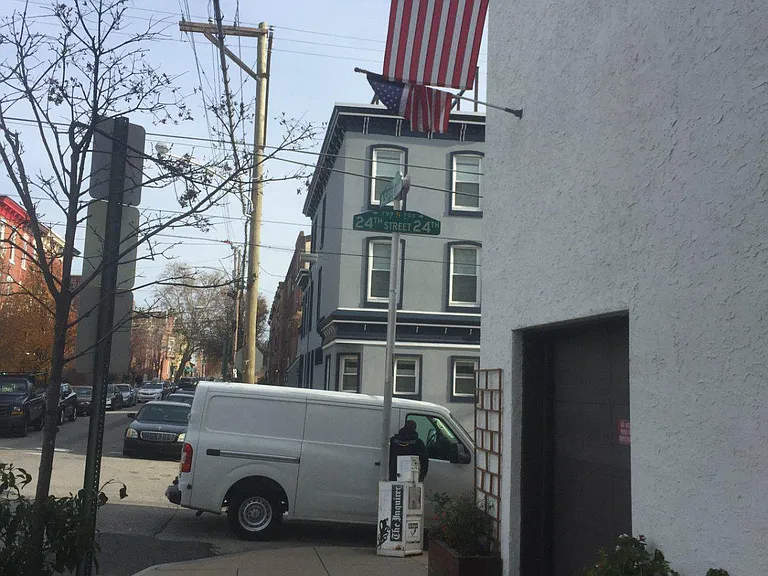 2404 Aspen St — Photo 3