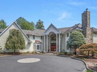 502 Timberline Dr, Franklin Lakes, NJ 07417