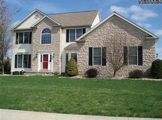 175 Chadwick Dr, Aurora, OH 44202