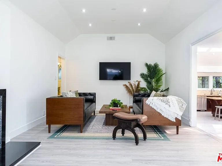 11331 Isleta St — Photo 5