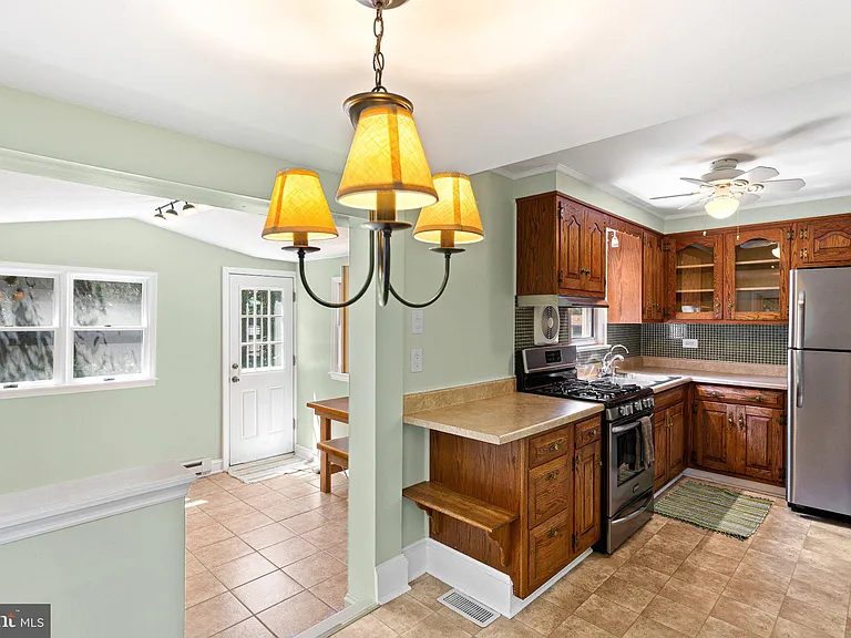 112 Cambridge Ave — Photo 4