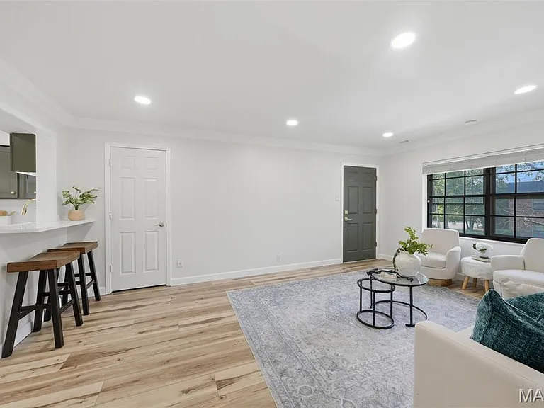 441 S Clay Ave #D — Photo 3