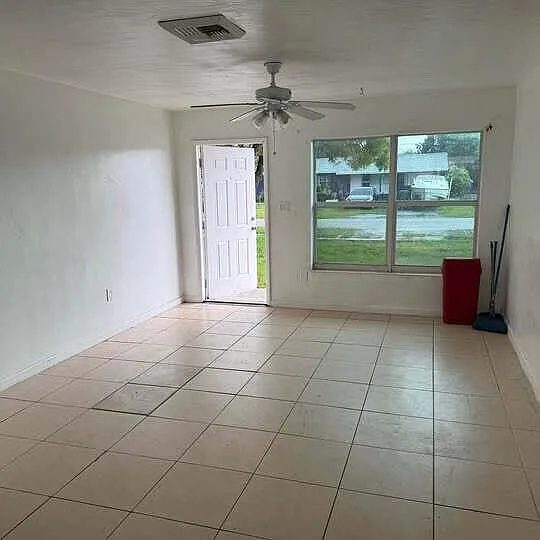 3 bed, 2.0 bath, 1025 sqft, $2,750 — Photo 2