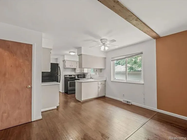 339 S Tilden St — Photo 9