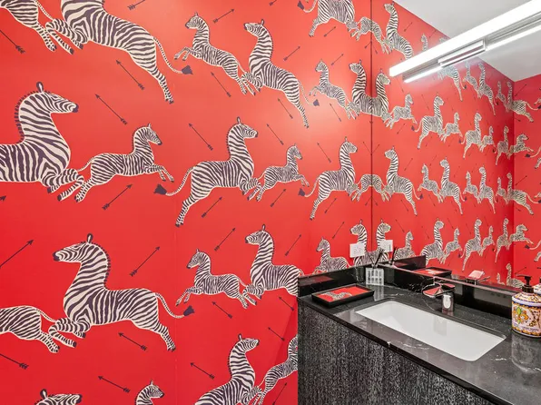 200 East 21st Street image 8 of 21