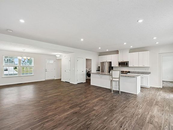 5th image of 5044 Cavendish Dr