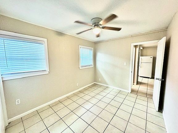 5th image of 403 S Cirus Ave #8