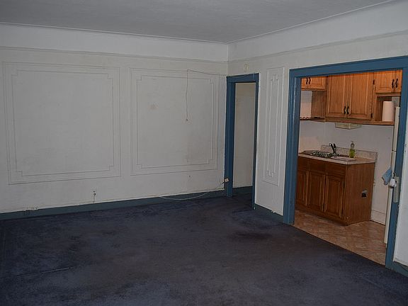 4th image of 43-33 46th St APT D10