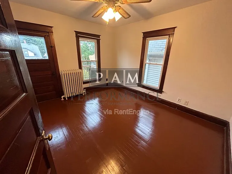 1213 S 72nd St — Photo 15