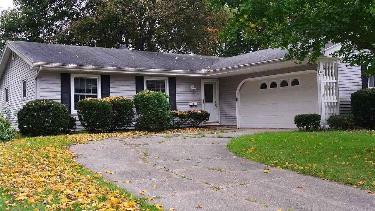 1522 Renfrew Dr photo 1