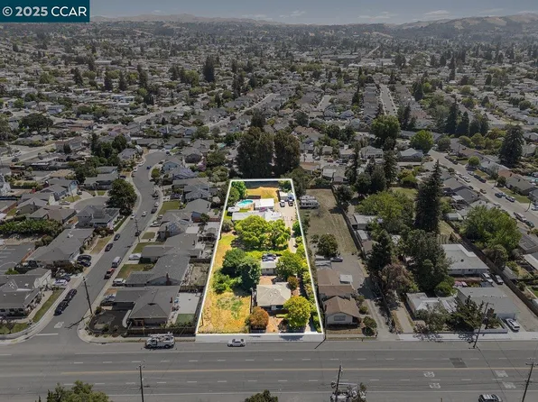 19358 Lake Chabot Rd, Castro Valley, CA 94546