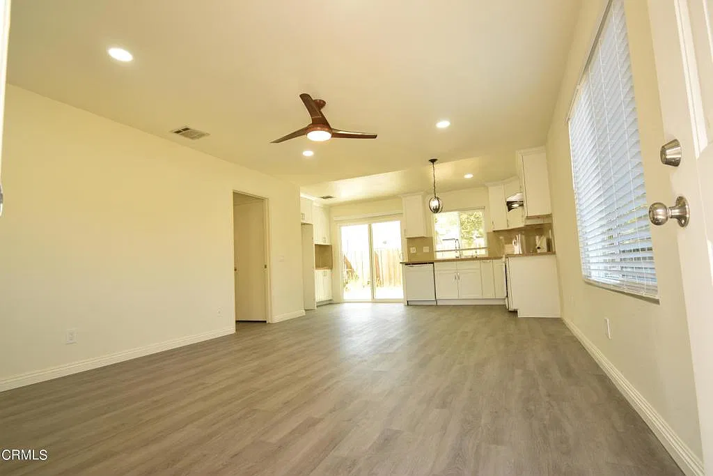 2 bed, 1.5 bath, 919 sqft, $2,900 — Photo 1