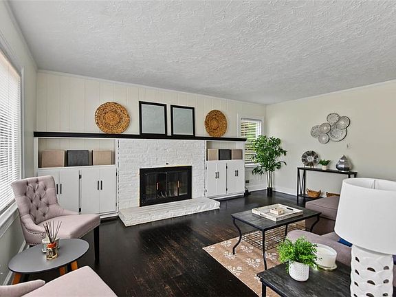 3rd image of 28 N Greenfield Ave