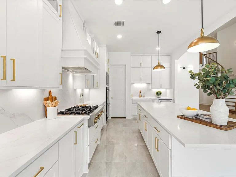 541 Sprigtail Dr — Photo 8