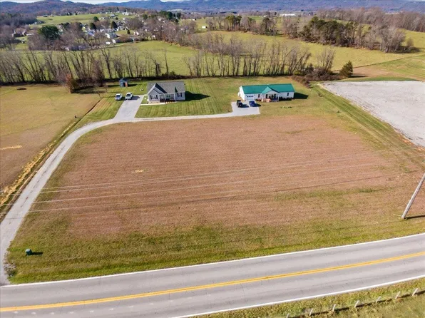 Loving Field Rd, Pulaski, VA 24301