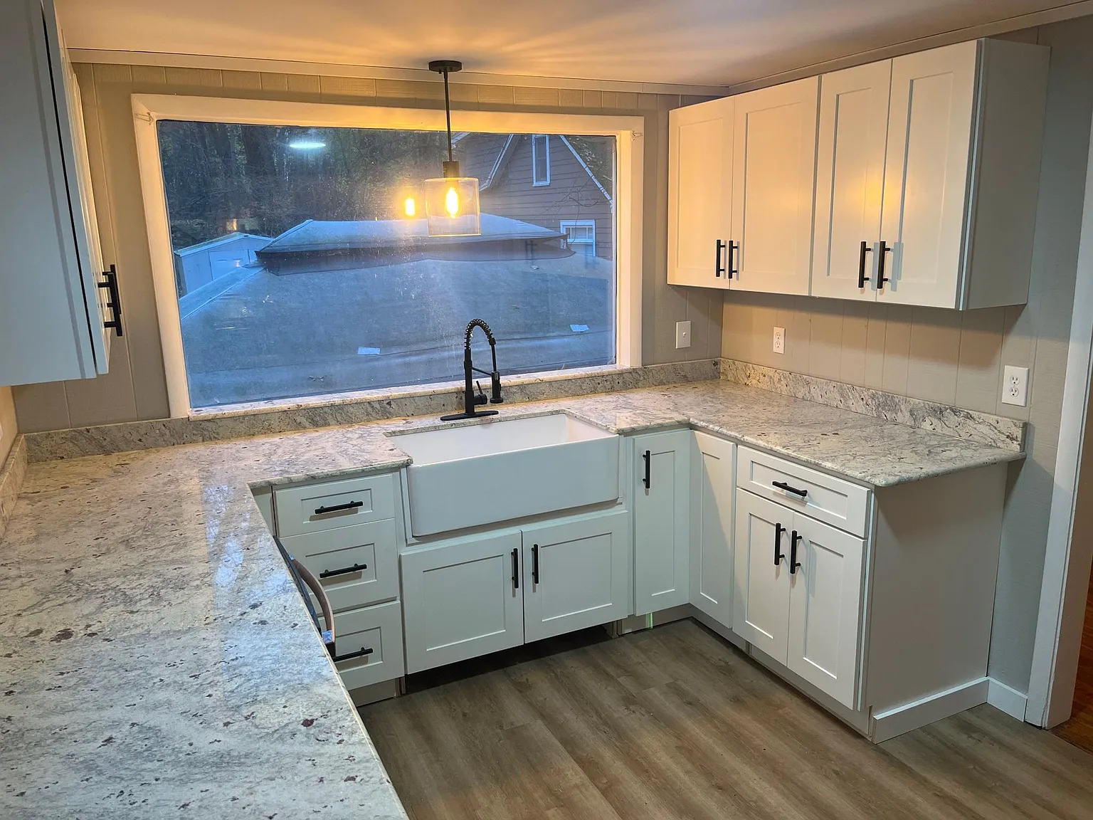 4 bed, 1422 sqft, $2,100 — Photo 2
