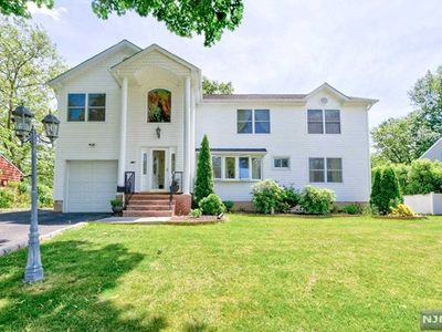 364 Lacey Dr, New Milford, NJ, 07646