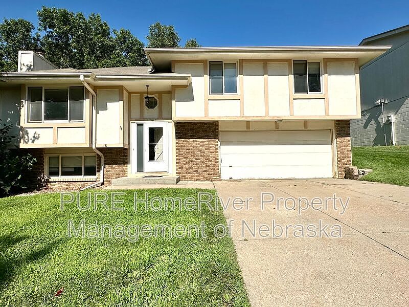 1st image of 6723 Woodbine Cir