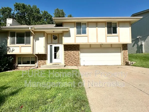 6723 Woodbine Cir, Ralston, NE 68127