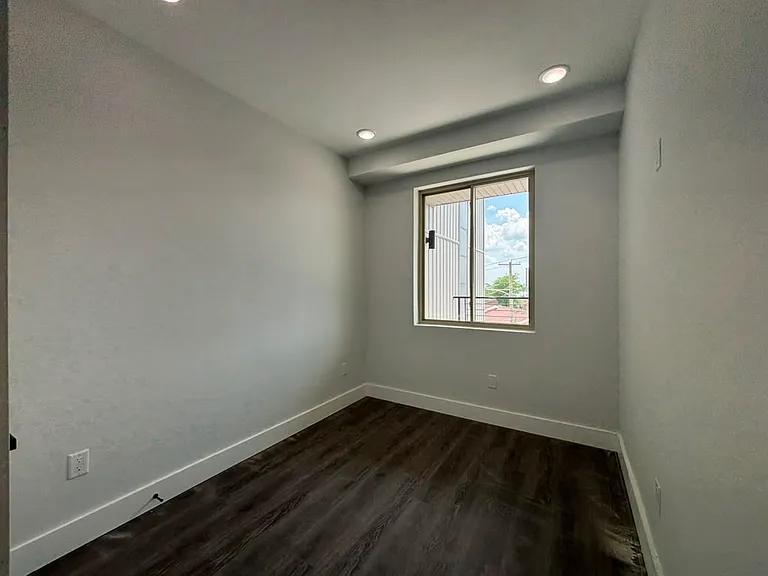 675 N 41st St #7 — Photo 7