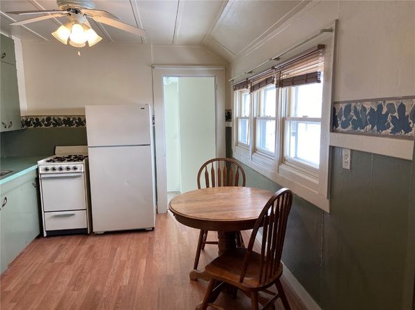 cedar-rapids-iowa-443556854 picture