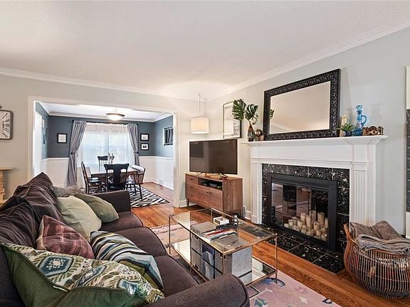 4th image of 6722 Kenwood Ave