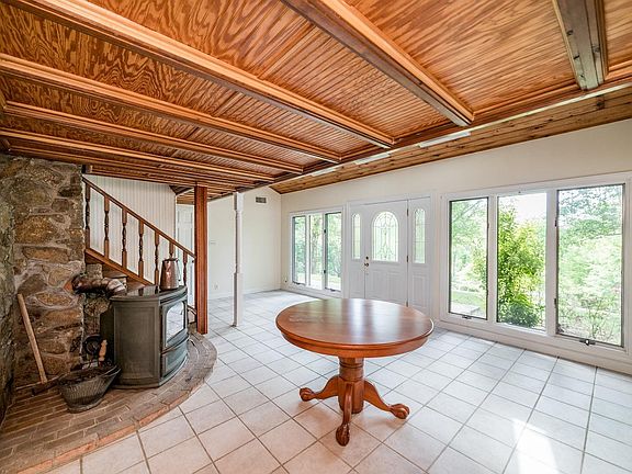 4th image of 1102 Long Leaf Dr