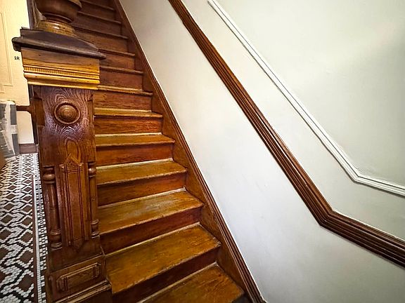 3rd image of 725 Decatur St #1F