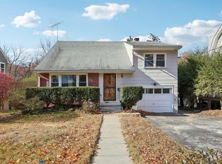 166 Washington Ave, Pleasantville, NY 10570