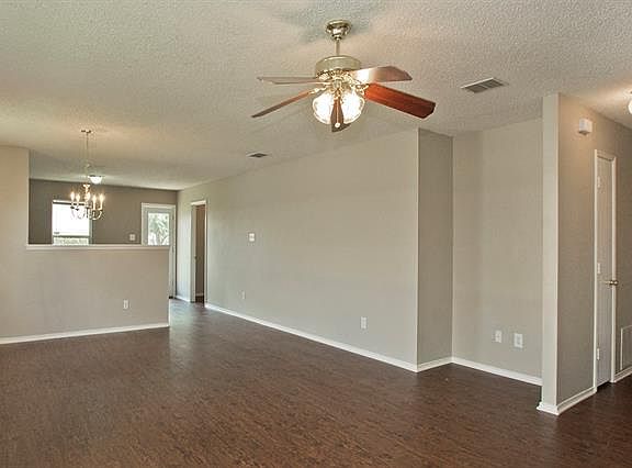 4th image of 2508 Margaret Ln
