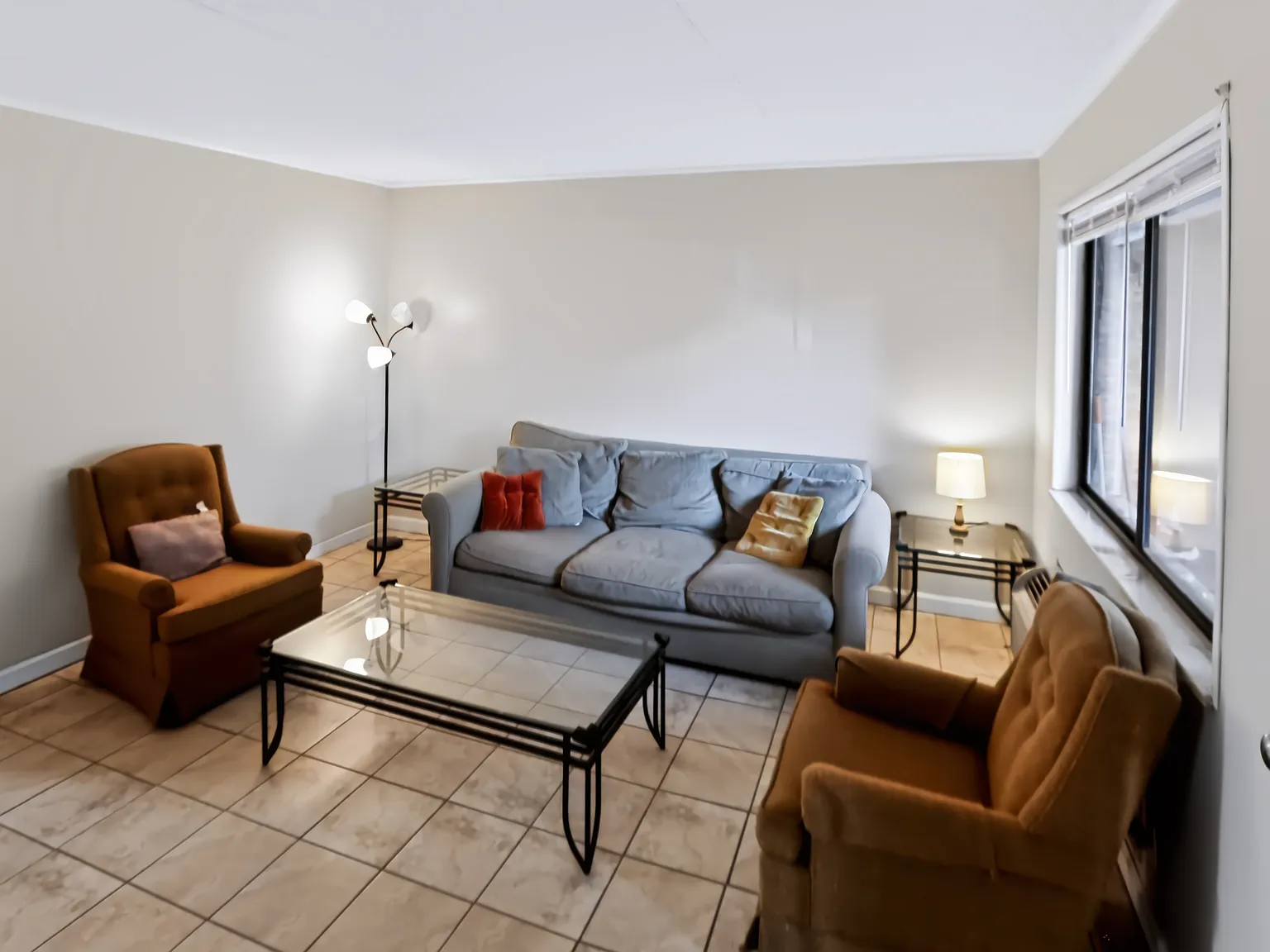 2 bed, 580 sqft, $1,100 — Photo 3
