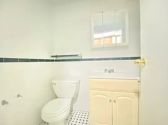 Rented by Outpost Brokerage LLC | media 22