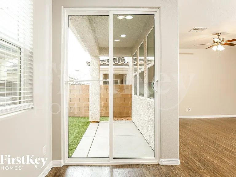 10236 Ruggles Mansion Ave — Photo 4