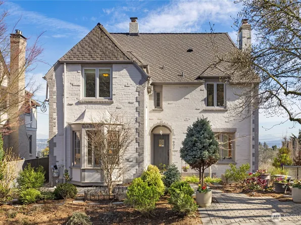 902 36th Avenue, Seattle, WA 98122