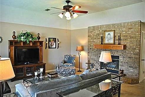 3rd image of 3716 Ravenwood Dr