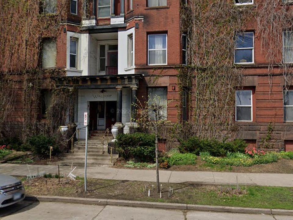 1st image of 1800 Park Ave APT 102