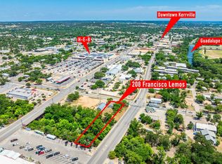 208 Francisco Lemos St S, Kerrville, TX 78028