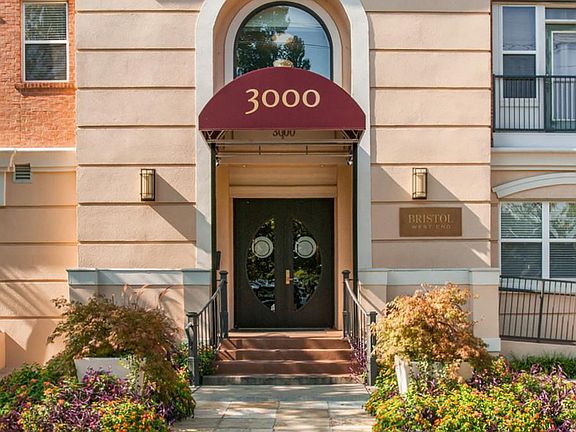 2nd image of 3000 Vanderbilt Pl APT 137