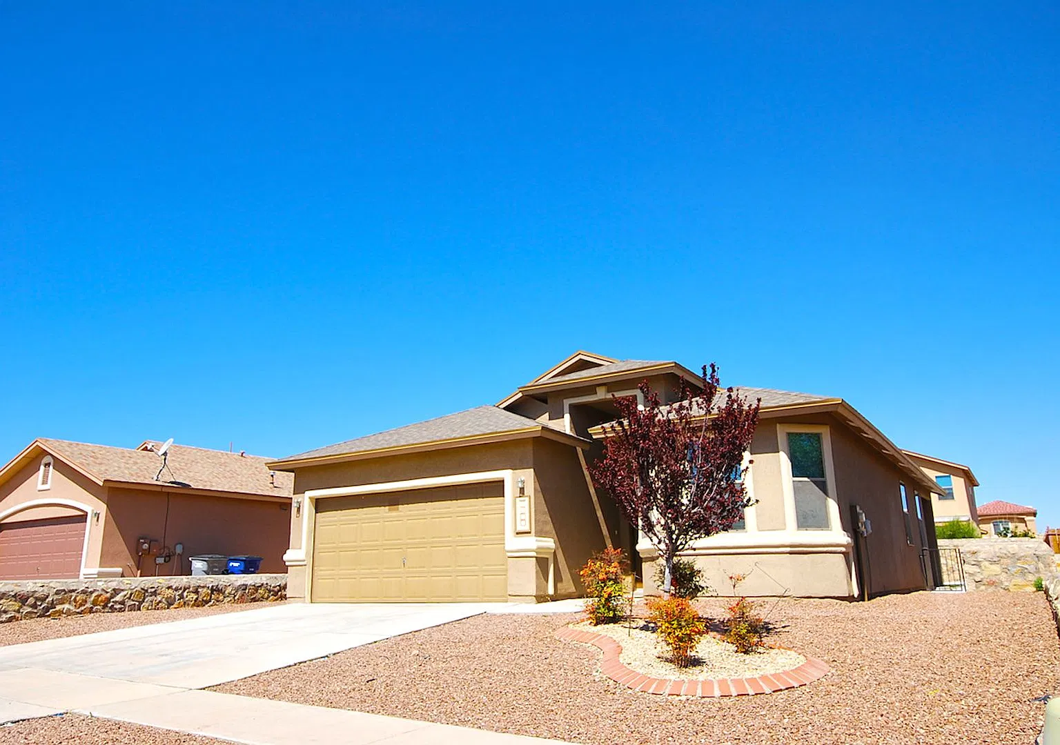 Fabulous 3 bedroom home w/ Refrigerated Air Near Ft. Bliss! — Photo 1