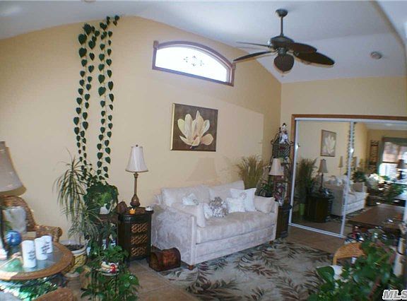 3rd image of 28 Skylark Dr