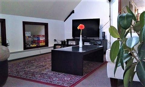 Living room - view 2