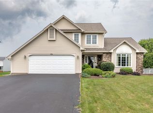 296 Leerie Dr, Rochester, NY 14612