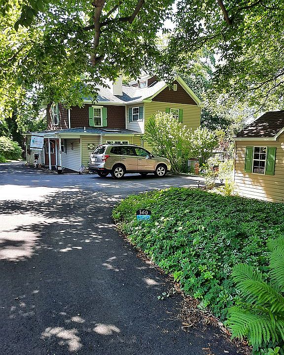 2nd image of 360 N Valley Rd