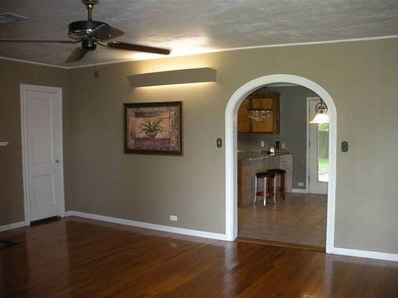 4th image of 804 Avenue B